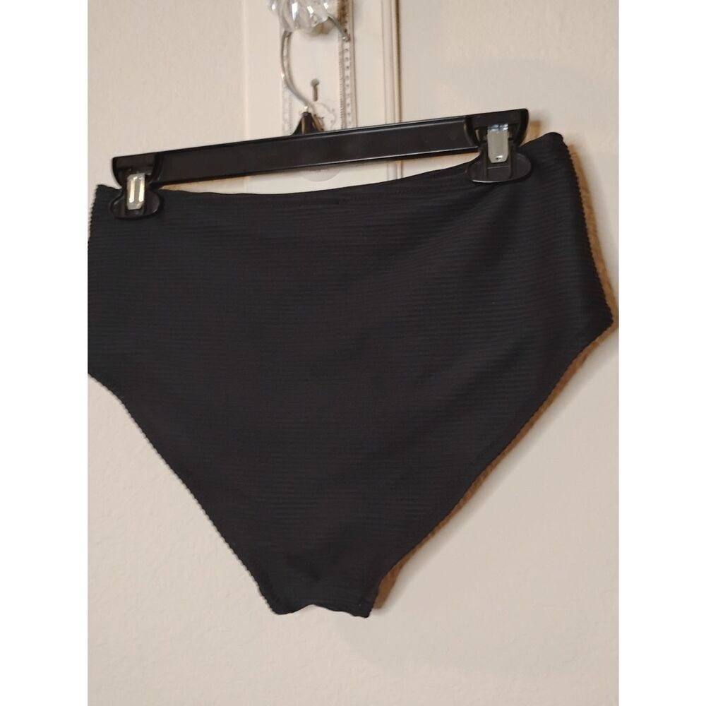 USED Medium Swim Trio - Picture 6 of 12